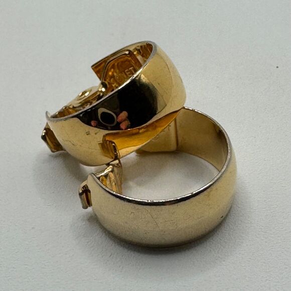 Vintage MONET Hoop Clip On Earrings Shiny Wide Gold Tone - Picture 4 of 10